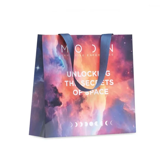 Bolsas de papel de alta gama de 24 × 24 cm, plegables en plano. · MO4691