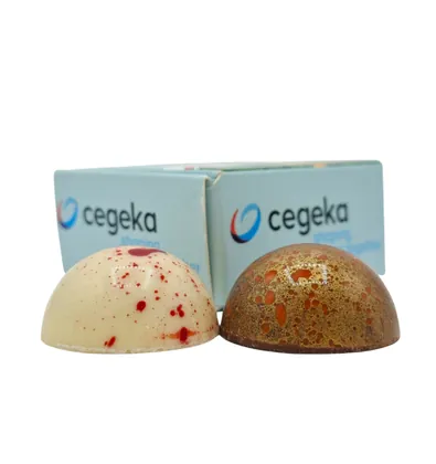 Caja de regalo con dos bombones de chocolate belga artesanales