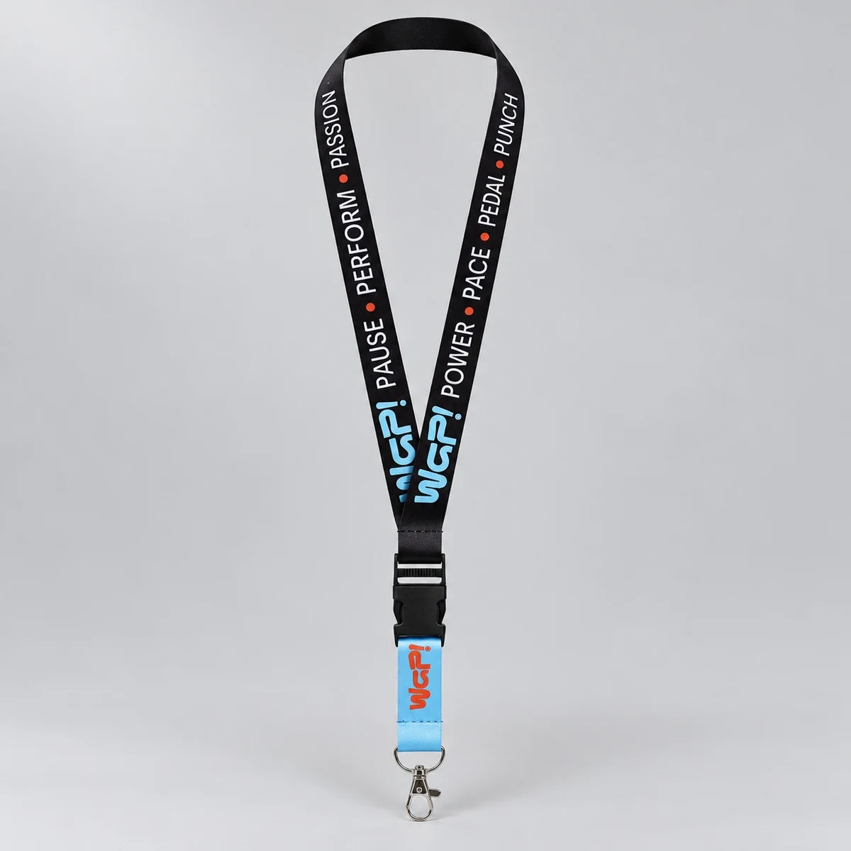 Lanyard WAP: producto personalizado con el logotipo original, fotografía retocada de estudio