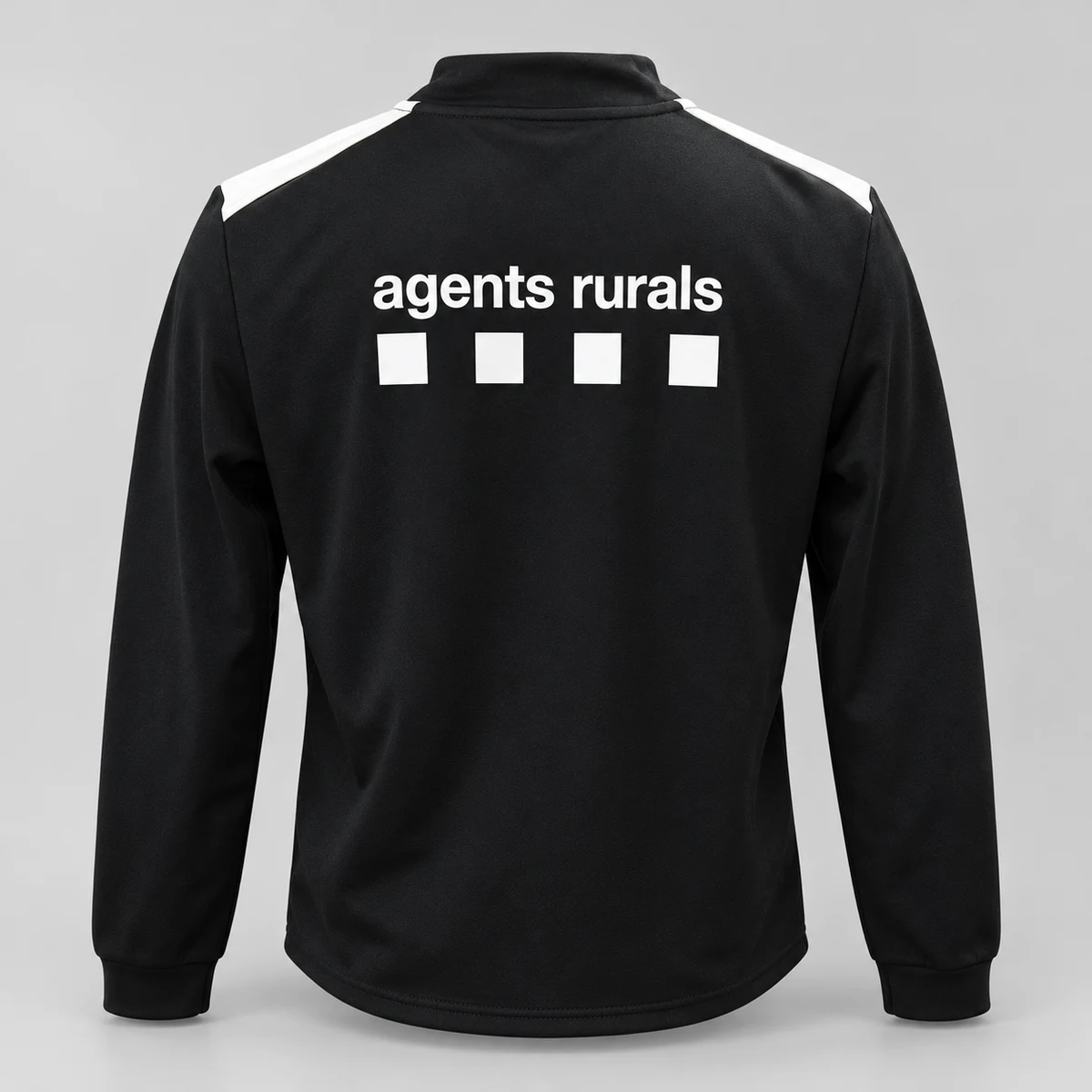 Prenda deportiva Agents Rurals personalizada: producto personalizado con el logotipo original, fotografía retocada de estudio