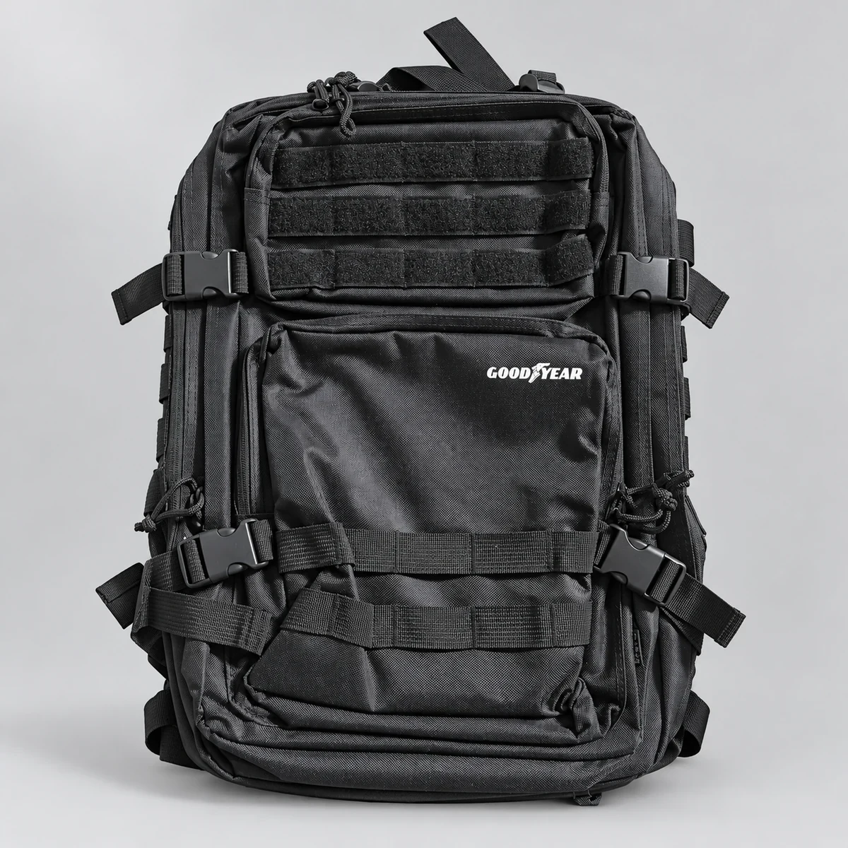 Mochila técnica Goodyear personalizada: producto personalizado con el logotipo original, fotografía retocada de estudio