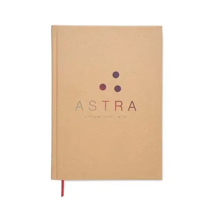 Libreta de tapas duras de papel reciclado A5 con las hojas impresas con su diseño. NOTEE5