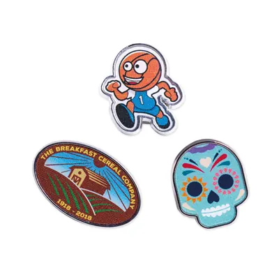 Pin de hierro con forma personalizada e impresión a todo color MPIN03
